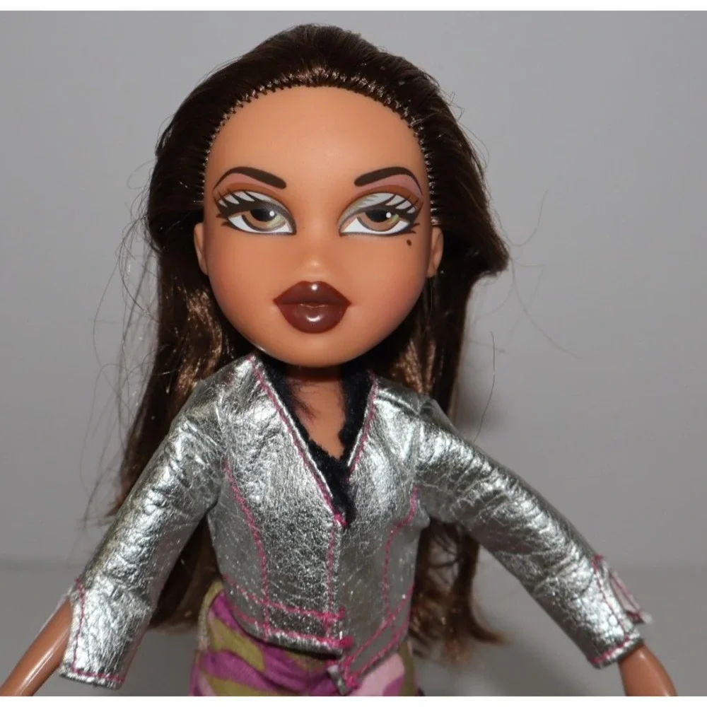 MGA Entertainment BRATZ 2001 Yasmin 3 Dolls Outfits Boots Sandals Lot Vintage